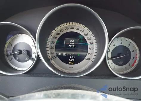 2013 Mercedes-Benz C 300 Sport 4Matic z USA, uszkodzony, nr VIN WDDGF8AB5DA836565